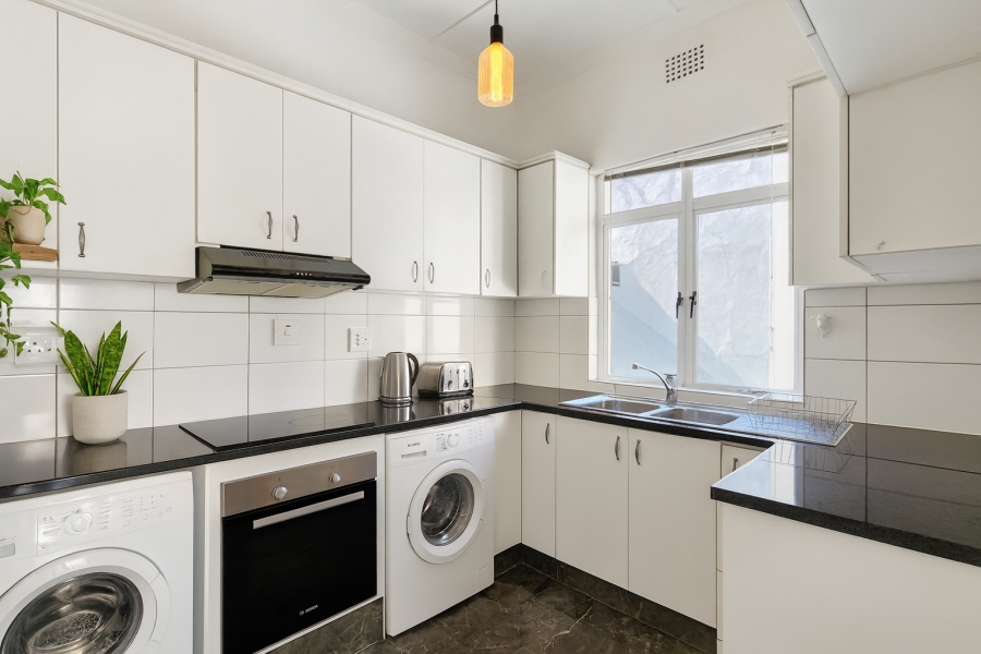 To Let 2 Bedroom Property for Rent in Sea Point Western Cape